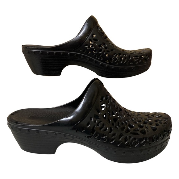 Dansko Pippa Molded Clog Shoe - Picture 5 of 8